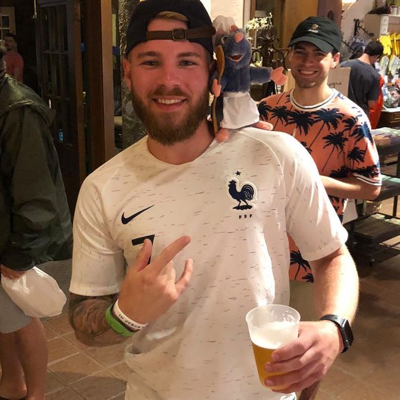 Meet your Posher, Joey - Picture 1 of 2